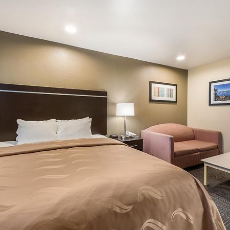 Quality Inn & Suites Near Nas Fallon Exterior photo