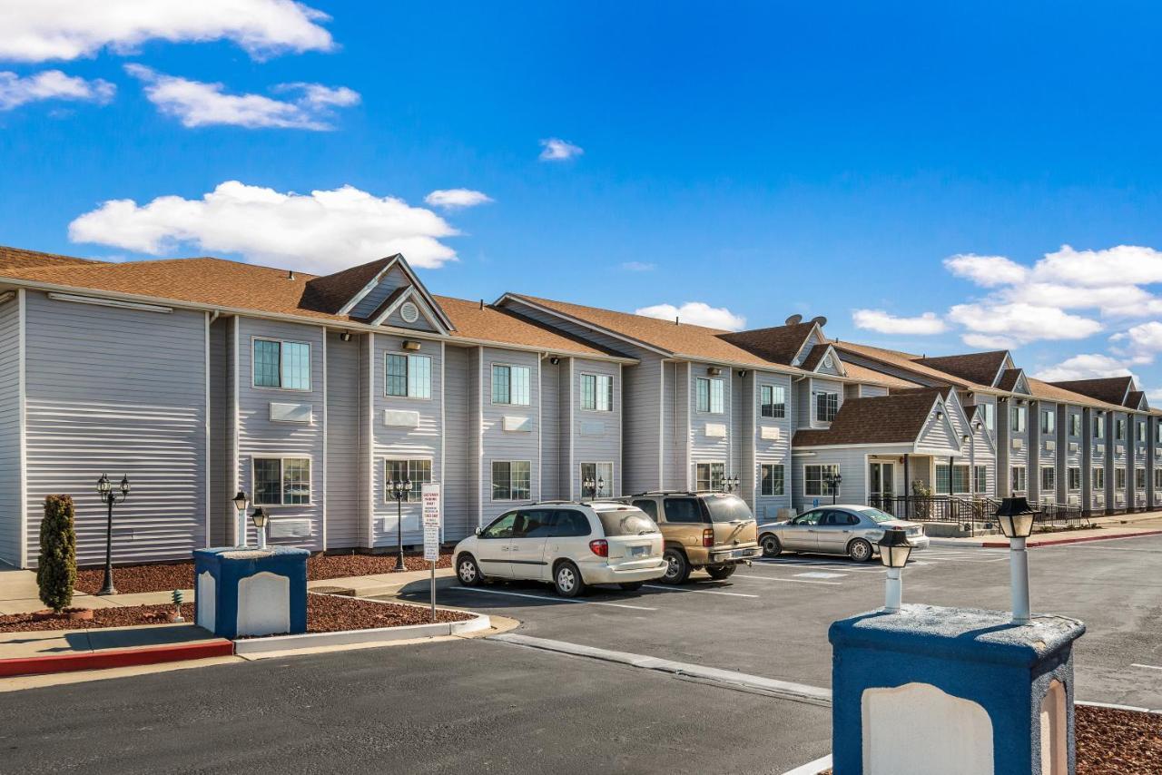 Quality Inn & Suites Near Nas Fallon Exterior photo