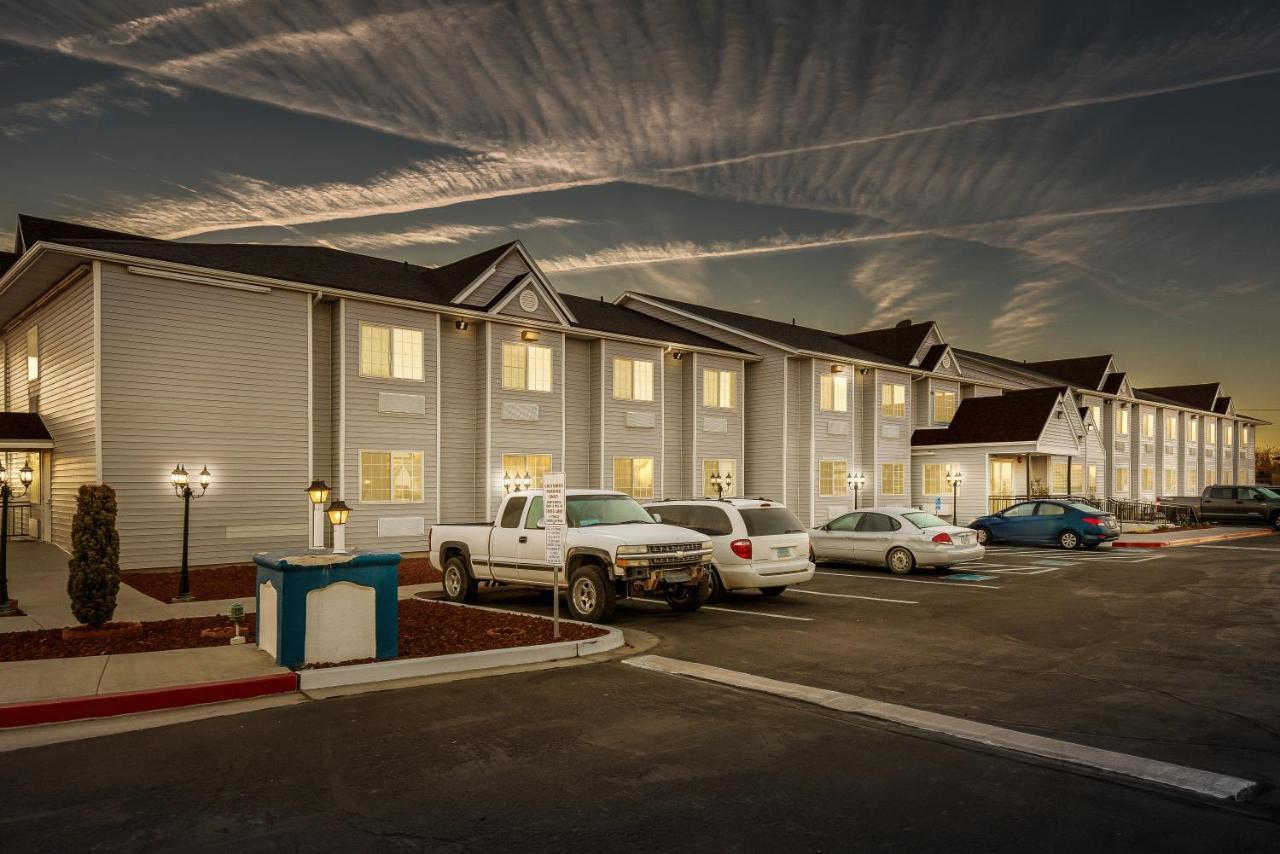 Quality Inn & Suites Near Nas Fallon Exterior photo