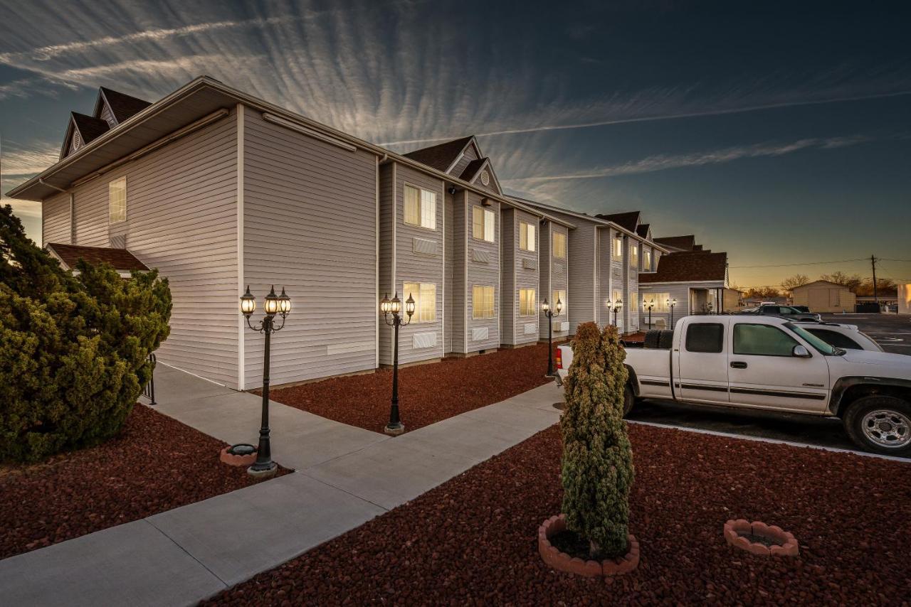 Quality Inn & Suites Near Nas Fallon Exterior photo