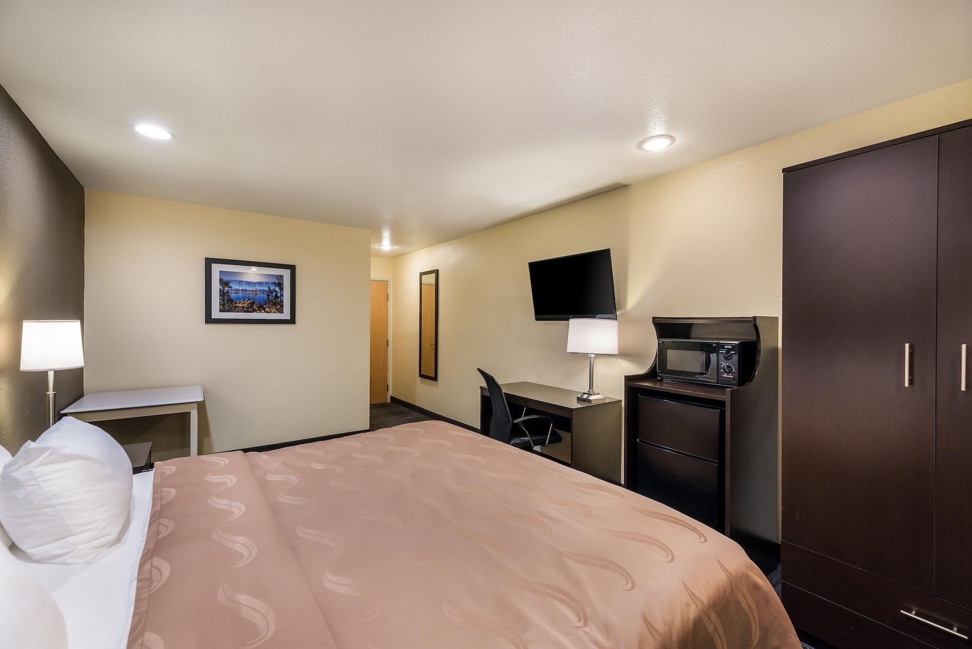 Quality Inn & Suites Near Nas Fallon Exterior photo