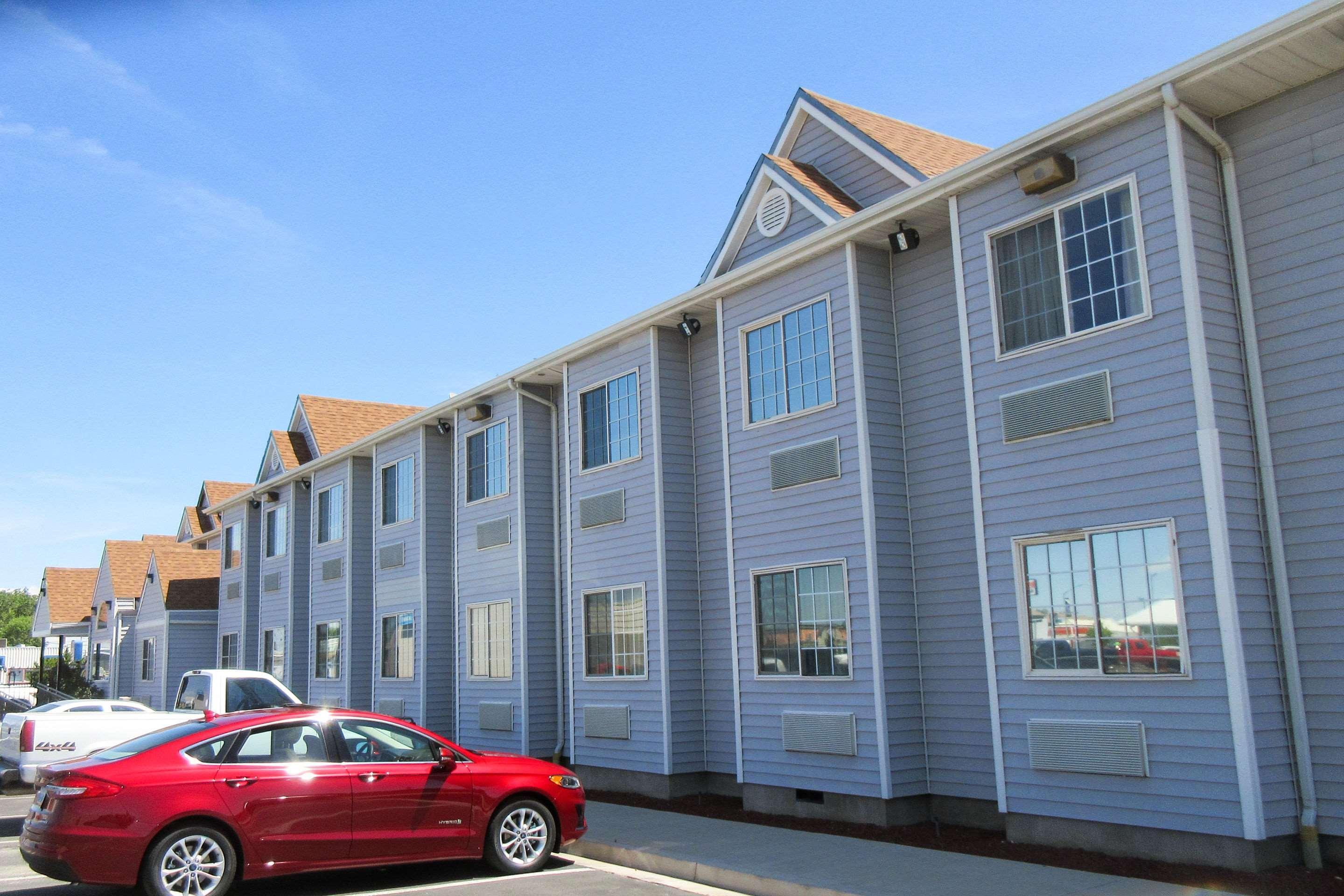 Quality Inn & Suites Near Nas Fallon Exterior photo