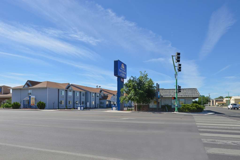 Quality Inn & Suites Near Nas Fallon Exterior photo
