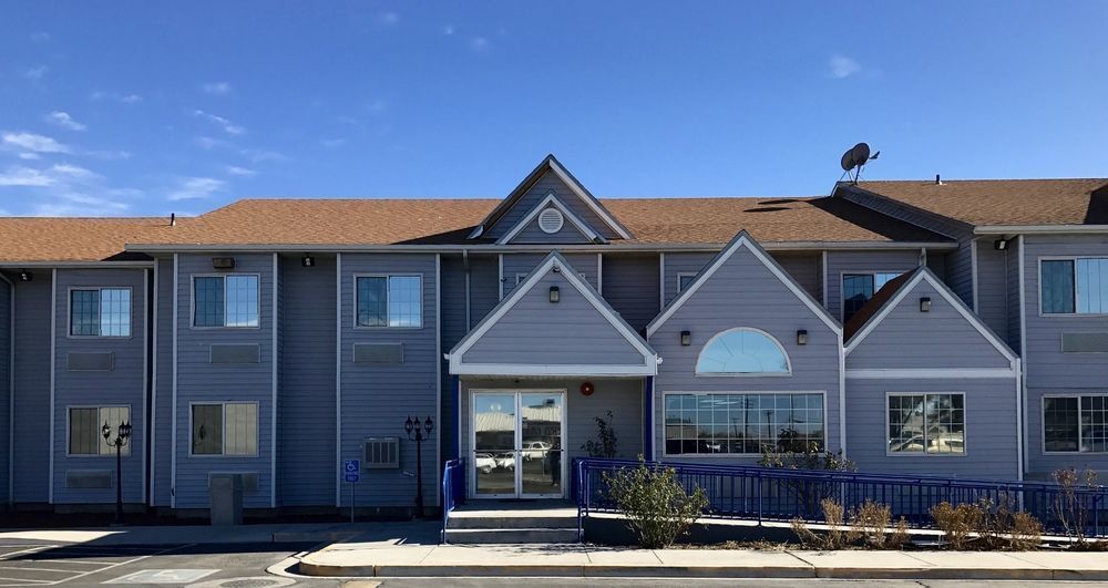 Quality Inn & Suites Near Nas Fallon Exterior photo