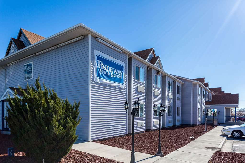 Quality Inn & Suites Near Nas Fallon Exterior photo