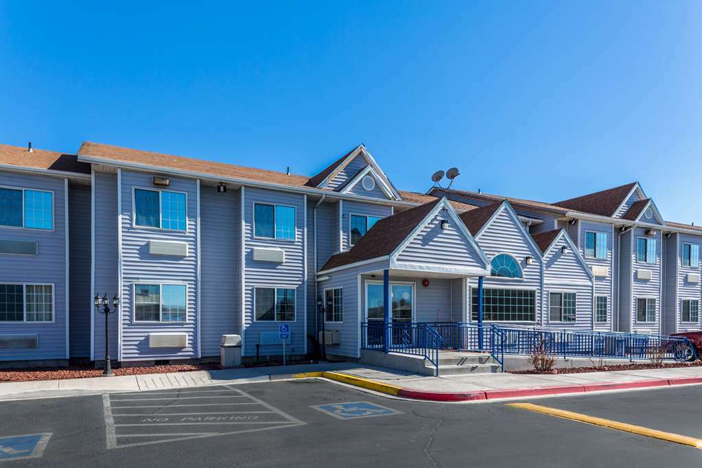 Quality Inn & Suites Near Nas Fallon Exterior photo